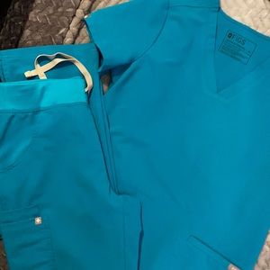 Women’s figs scrub set